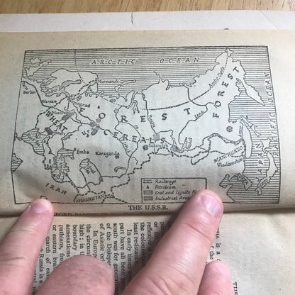 Interior map of 1942 Russia from Bernard Pares Penguin book showing regions and railways
