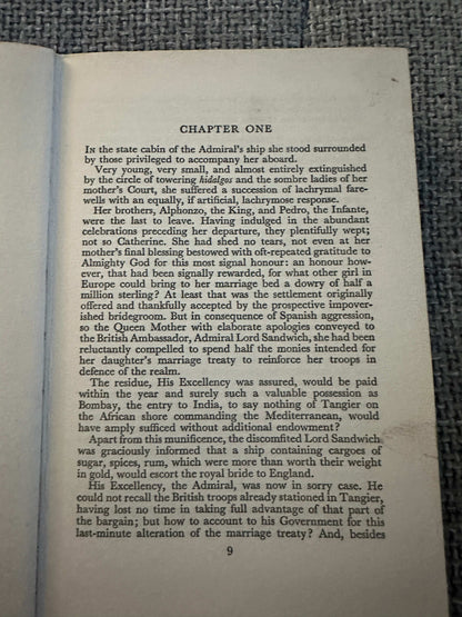 1968 The Sceptre and The Rose Doris Leslie book open to Chapter One with detailed text and historical context
