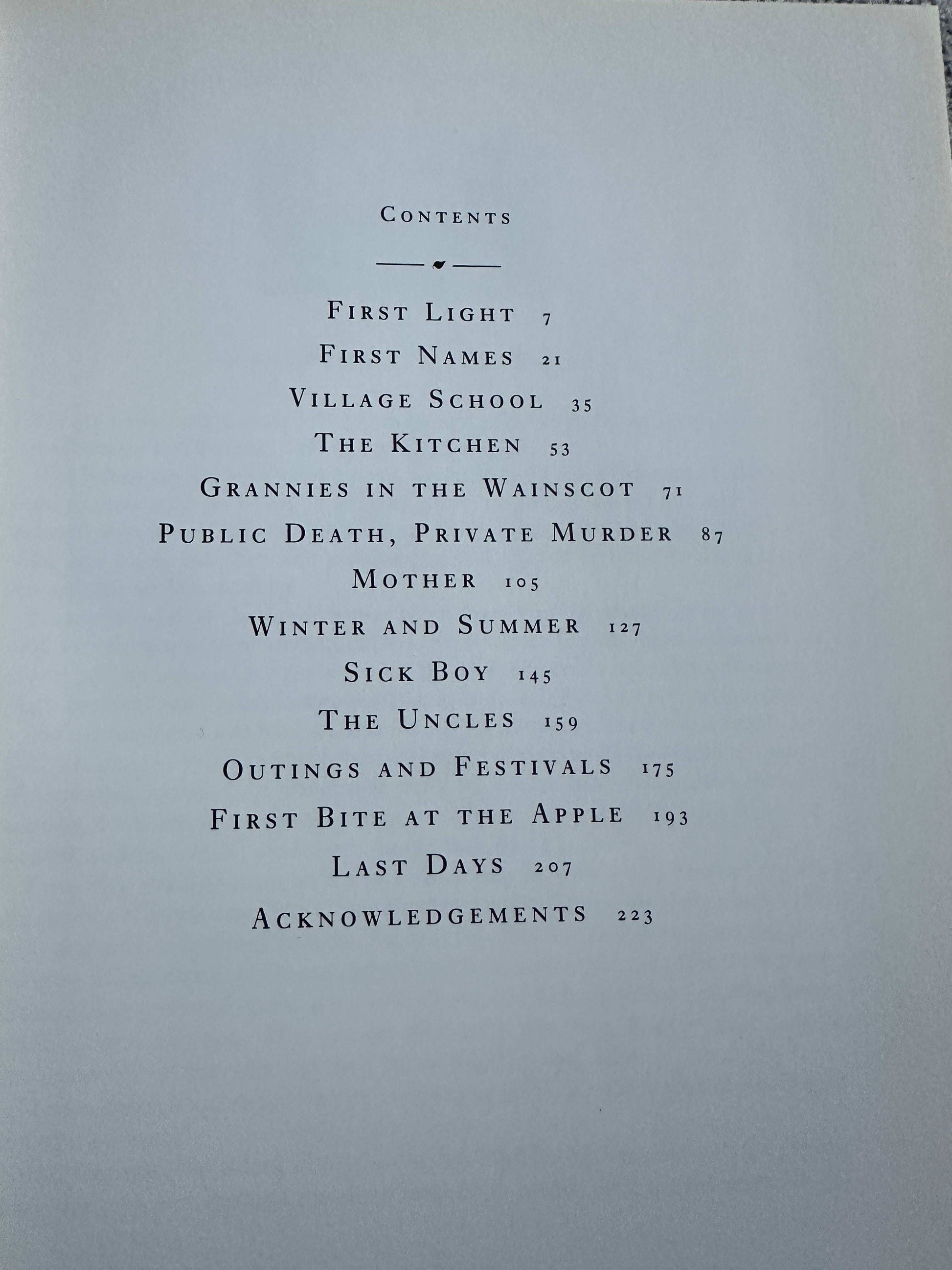 Contents page of the illustrated edition of 1984 Cider With Rosie featuring chapter titles and page numbers
