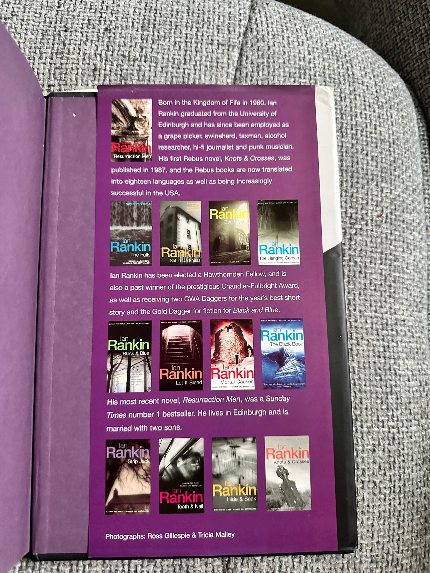 2002 signed Ian Rankin Beggars Banquet book detailing author achievements and notable works