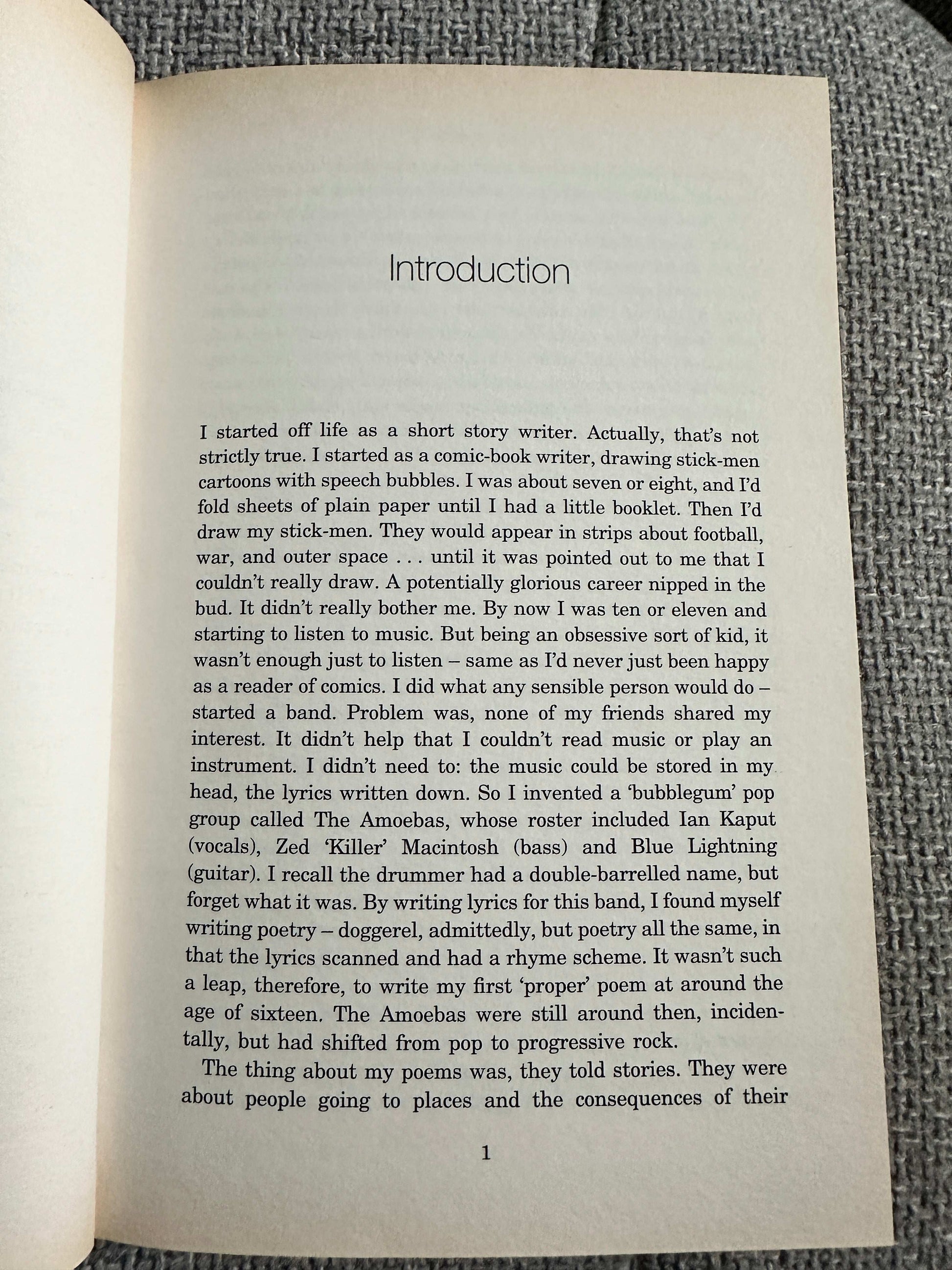 2002 signed Ian Rankin Beggars Banquet book introduction page with personal anecdotes