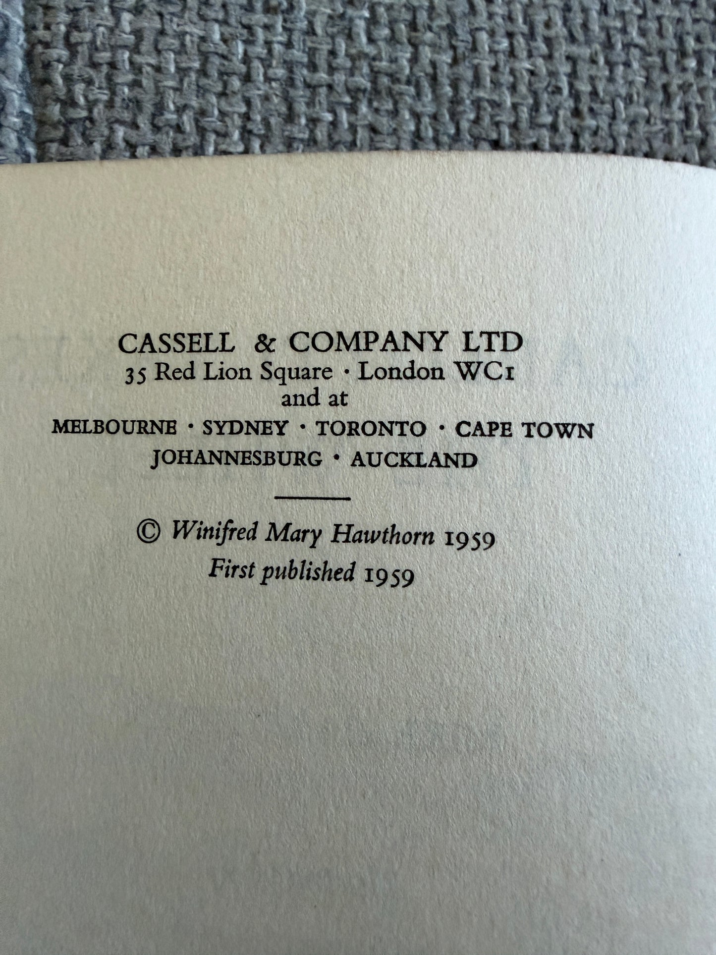 1959*1st* Carolotti Takes The Wheel - Mike Hawthorn(J. E. McConnell illust) Cassell