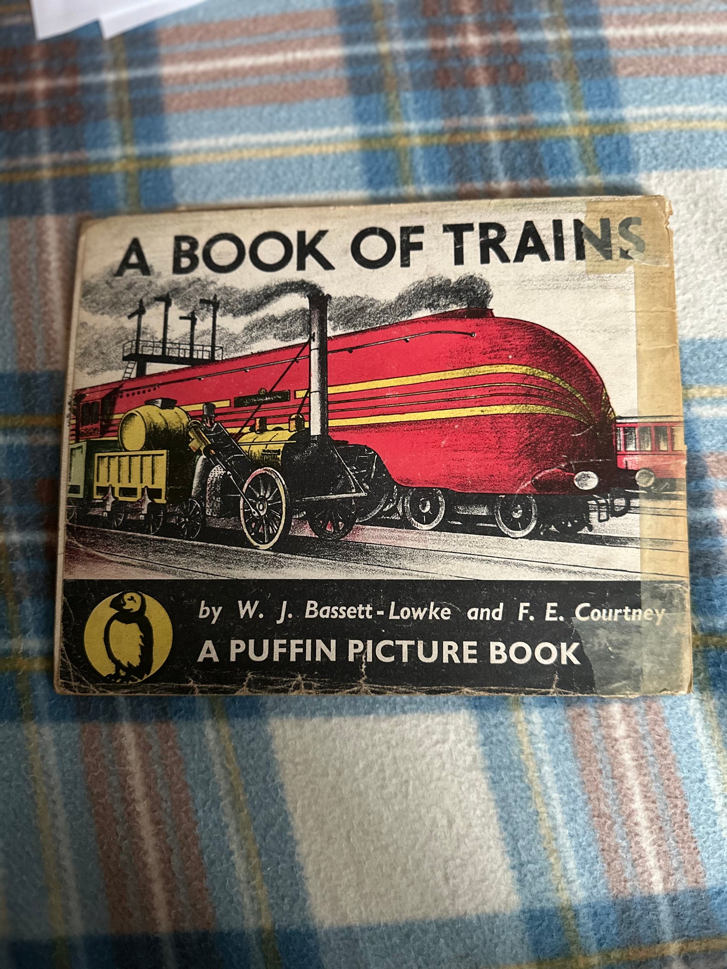 1941*1st* A Book Of Trains(Puffin Picture Book No 10)W.J. Bassett-Lowke & F.E. Courtney(Illust)