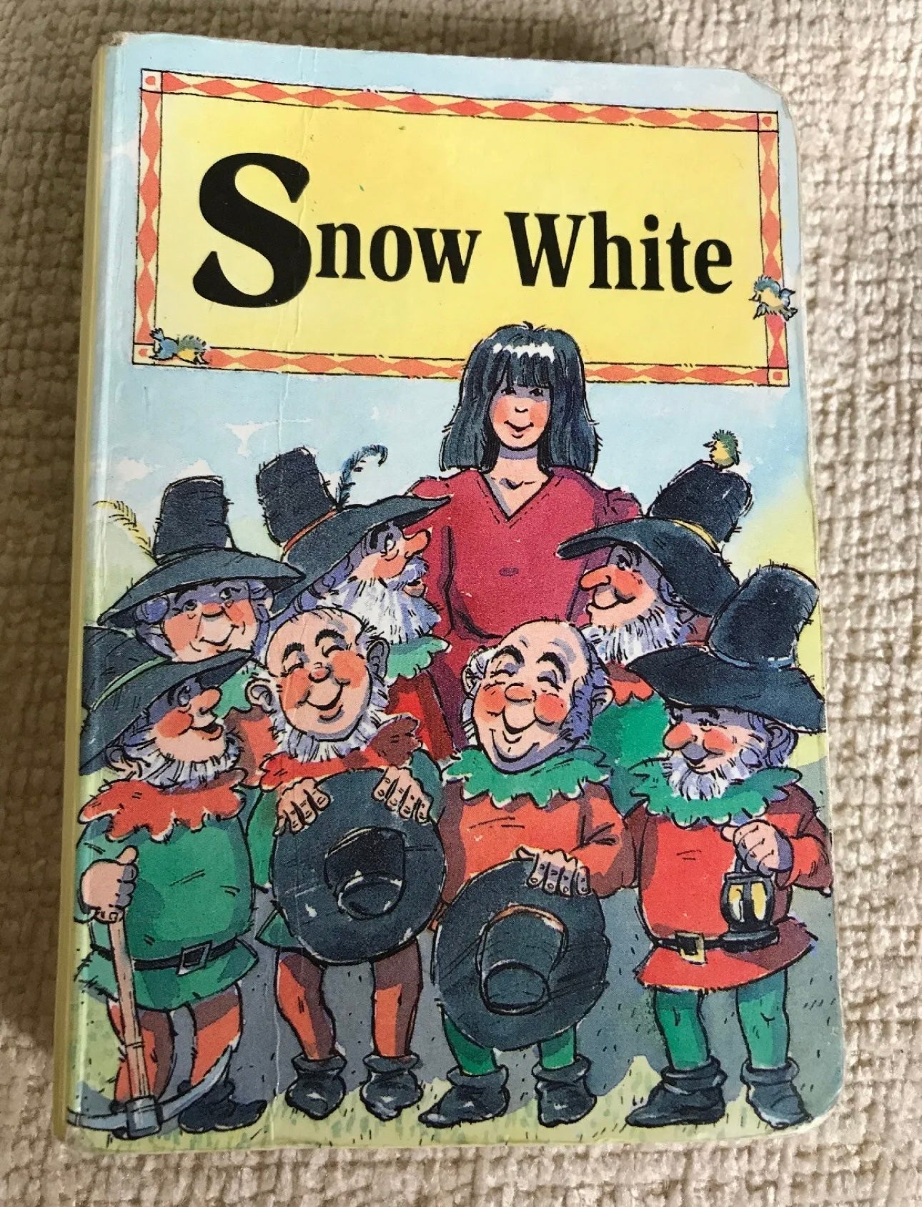 Snow White (Board Book Miniature)