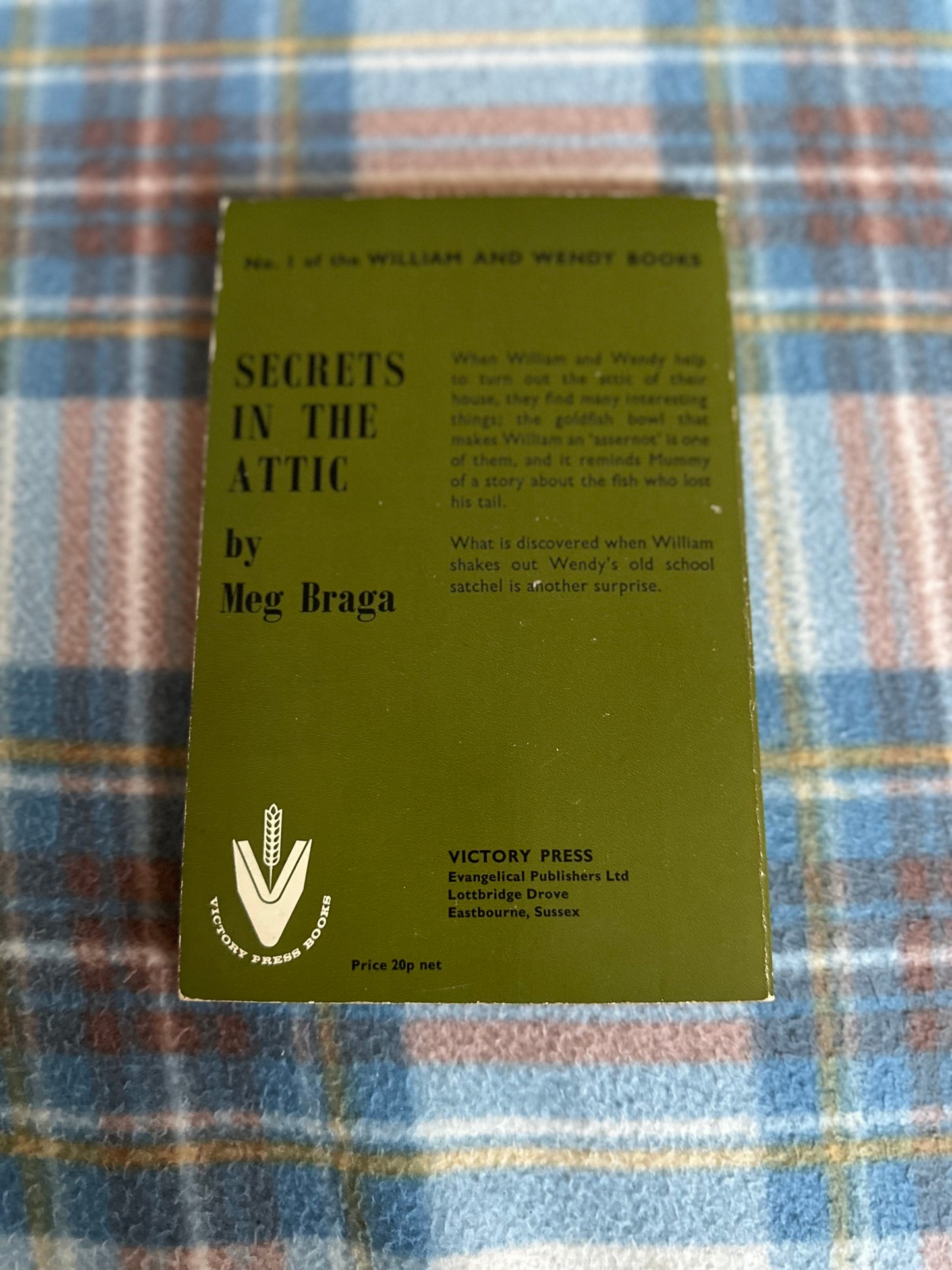 1970*1st* Secrets In The Attic - Meg Braga (Victory Press) William & Wendy series book 1