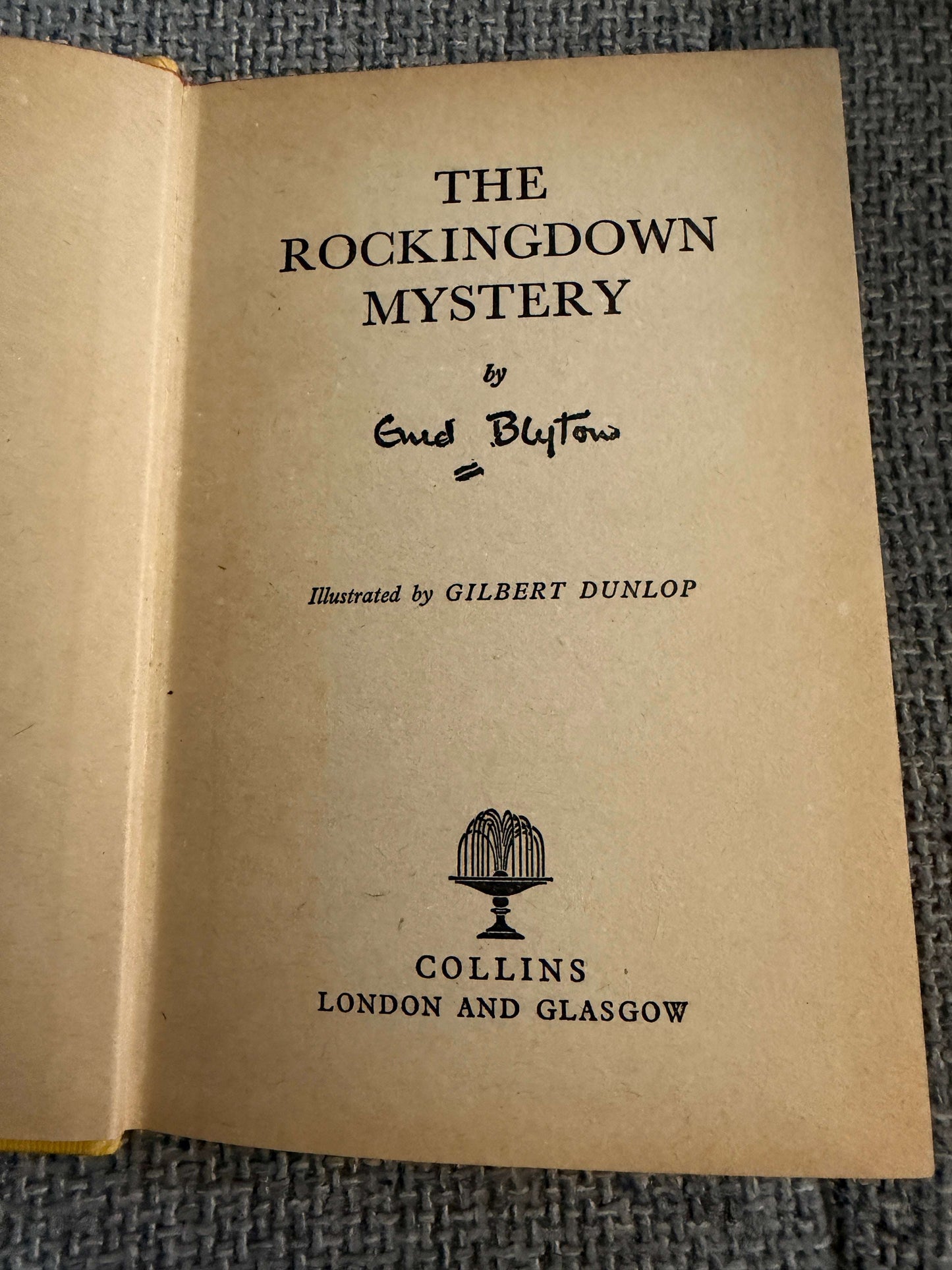 1965 The Rockingdown Mystery - Enid Blyton (Gilbert Dunlop illust) Collins (Junior Story Books) - Honeyburn Books (UK)