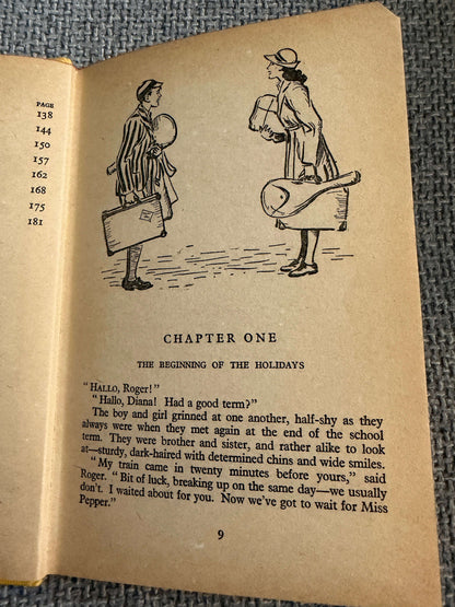 1965 The Rockingdown Mystery - Enid Blyton (Gilbert Dunlop illust) Collins (Junior Story Books) - Honeyburn Books (UK)