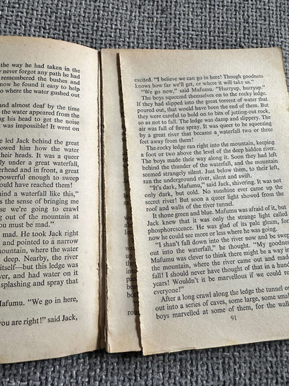 1965 The Secret Mountain - Enid Blyton (Mary Gernat cover Illust, Dylan Roberts text Illust) Armada 2/6d