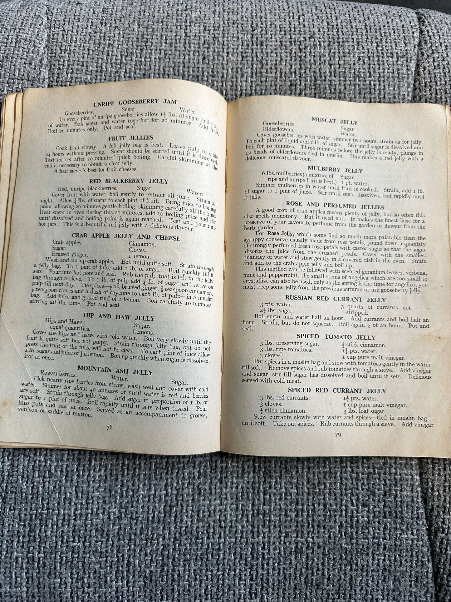 1952 The Country Housewife’s Handbook (West Kent Federation Of Women’s Institutes)