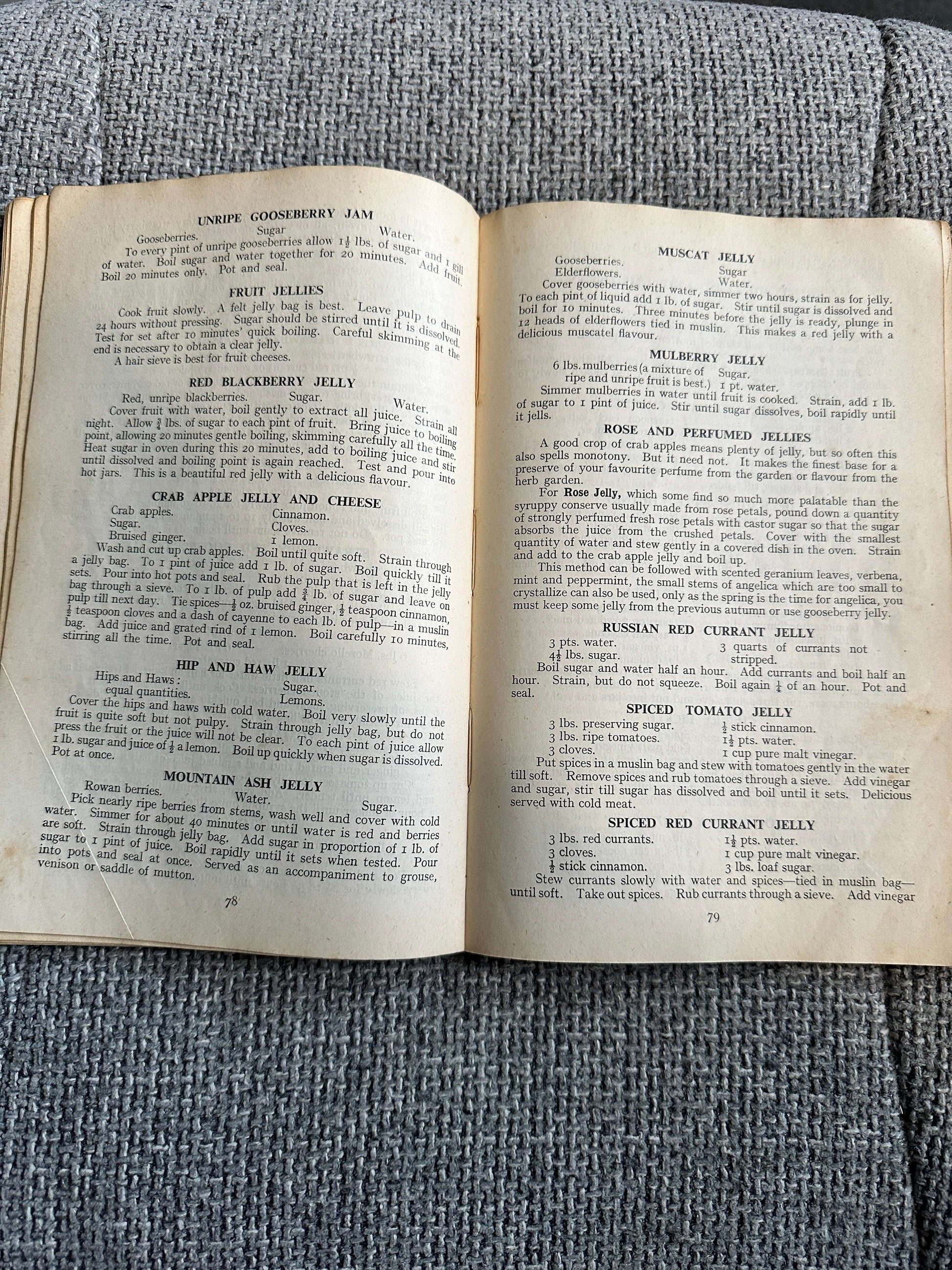 1952 The Country Housewife’s Handbook (West Kent Federation Of Women’s Institutes)
