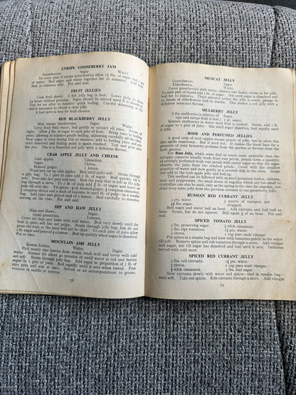 1952 The Country Housewife’s Handbook (West Kent Federation Of Women’s Institutes)