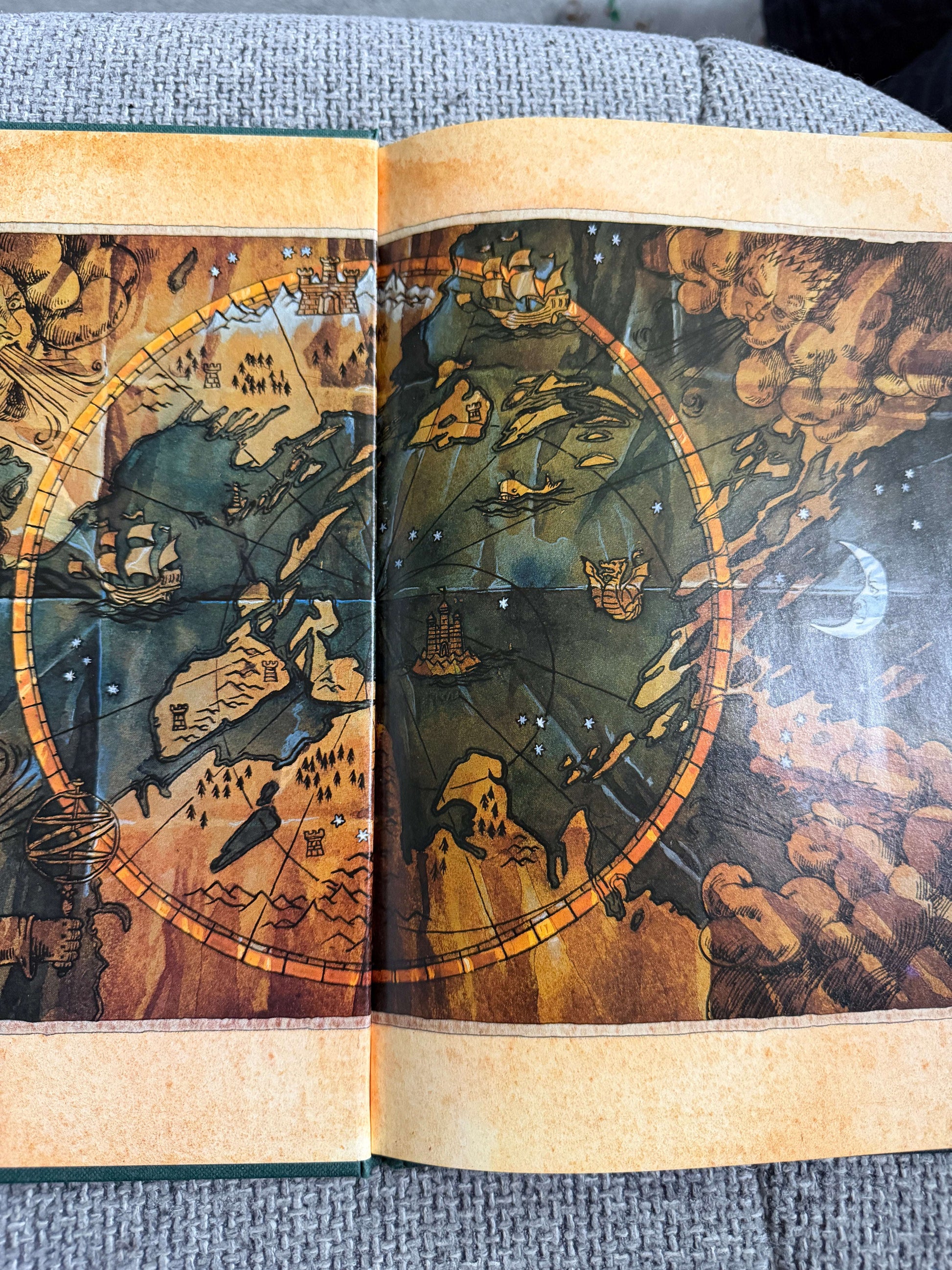 1991*1st* East O’ The Sun & West O’ The Moon - P. J. Lynch (Walker Books)