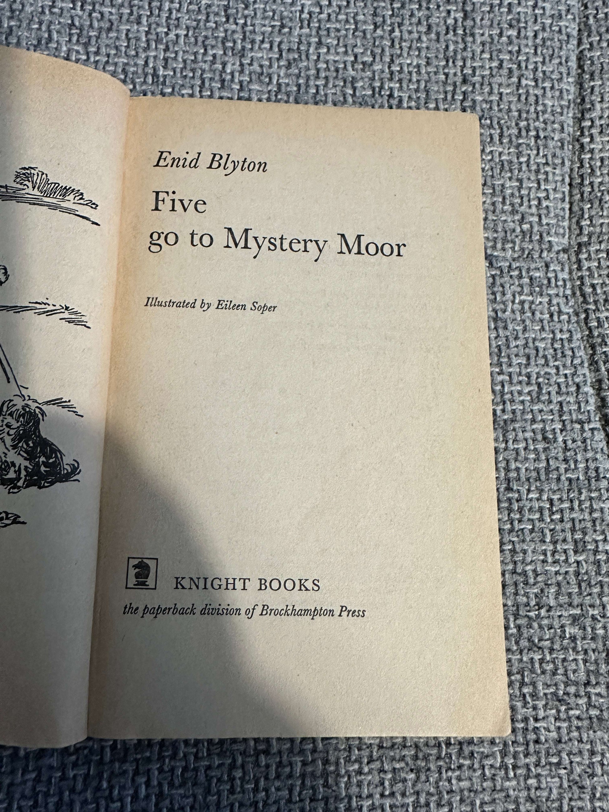 1971 Five Go To Mystery Moor - Enid Blyton (Eileen Soper Illust) Green Knight Books