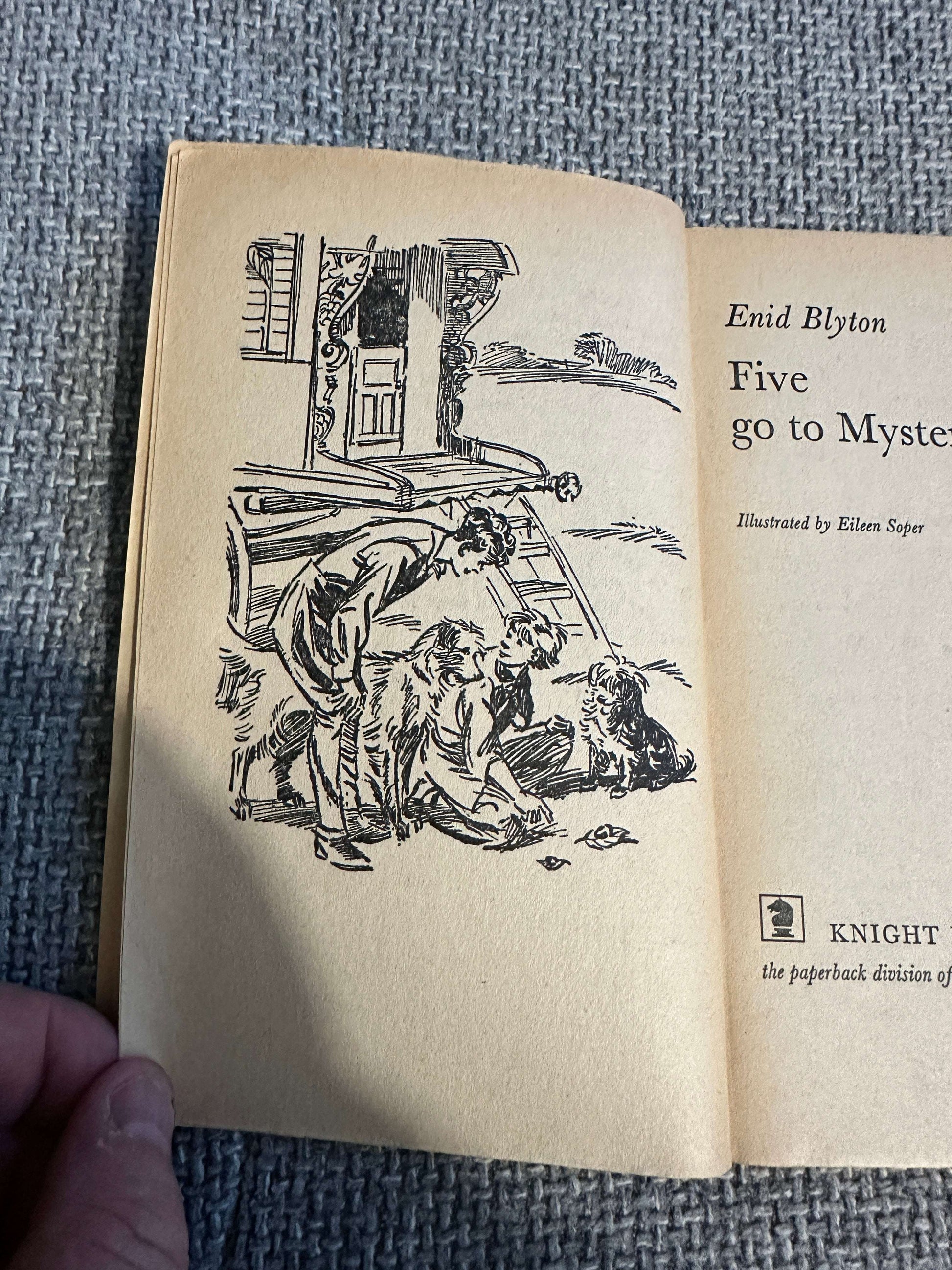 1971 Five Go To Mystery Moor - Enid Blyton (Eileen Soper Illust) Green Knight Books