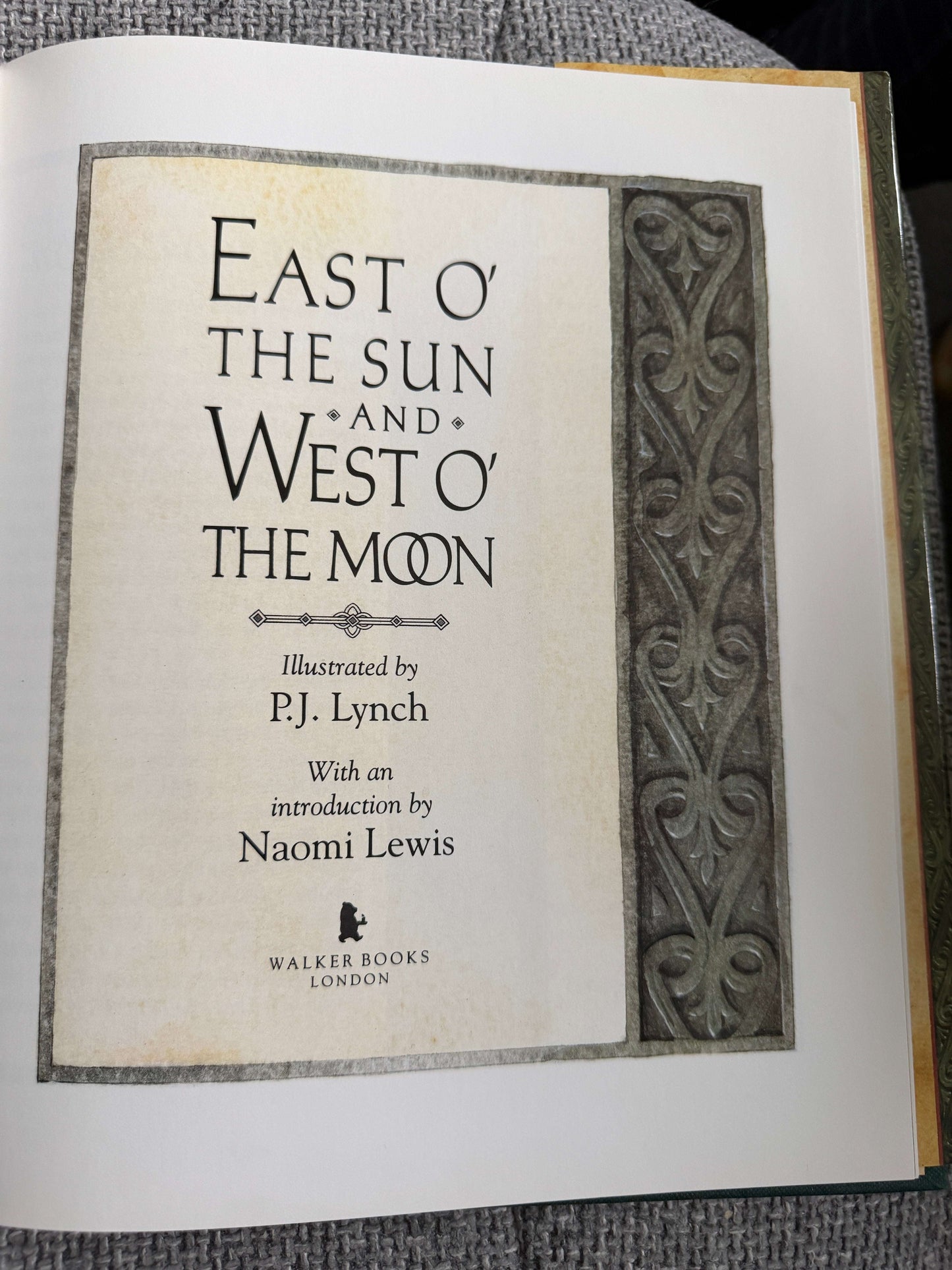 1991*1st* East O’ The Sun & West O’ The Moon - P. J. Lynch (Walker Books)