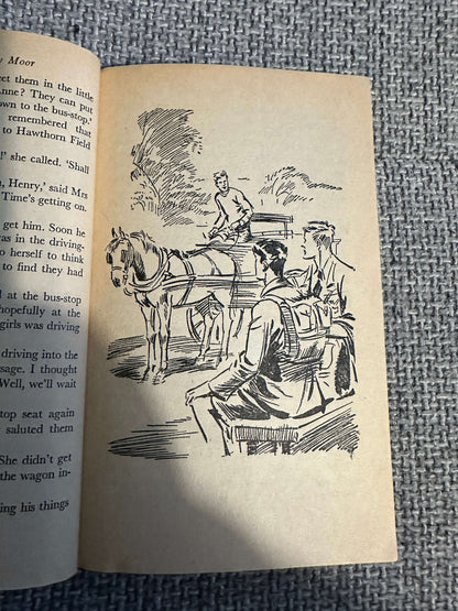 1971 Five Go To Mystery Moor - Enid Blyton (Eileen Soper Illust) Green Knight Books