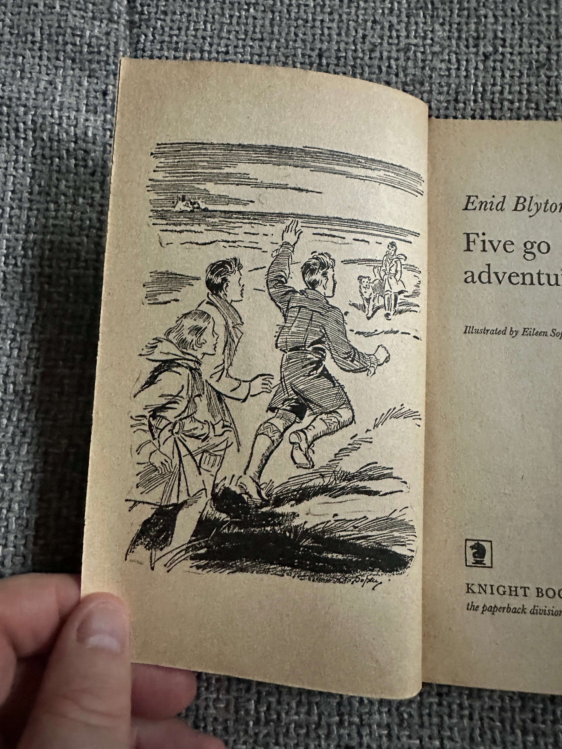 1969 Five Go Adventuring Again - Enid Blyton (Eileen Soper Illust) Green Knight