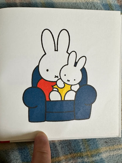 2005 Miffy & The New Baby - Dick Bruna(Egmont)