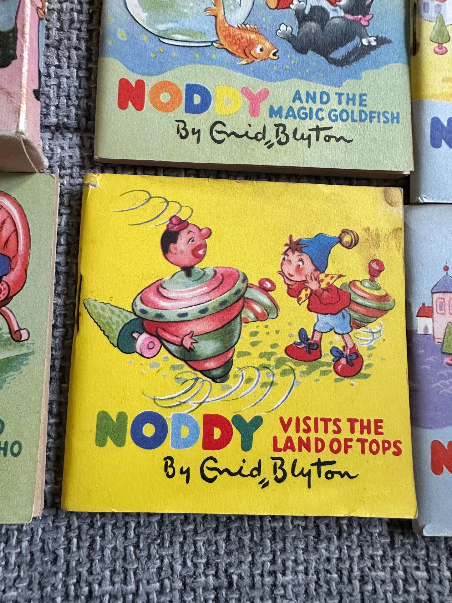 1954 Castle Of Books - Enid Blyton Box (Sampson Low Pub) 5 little books