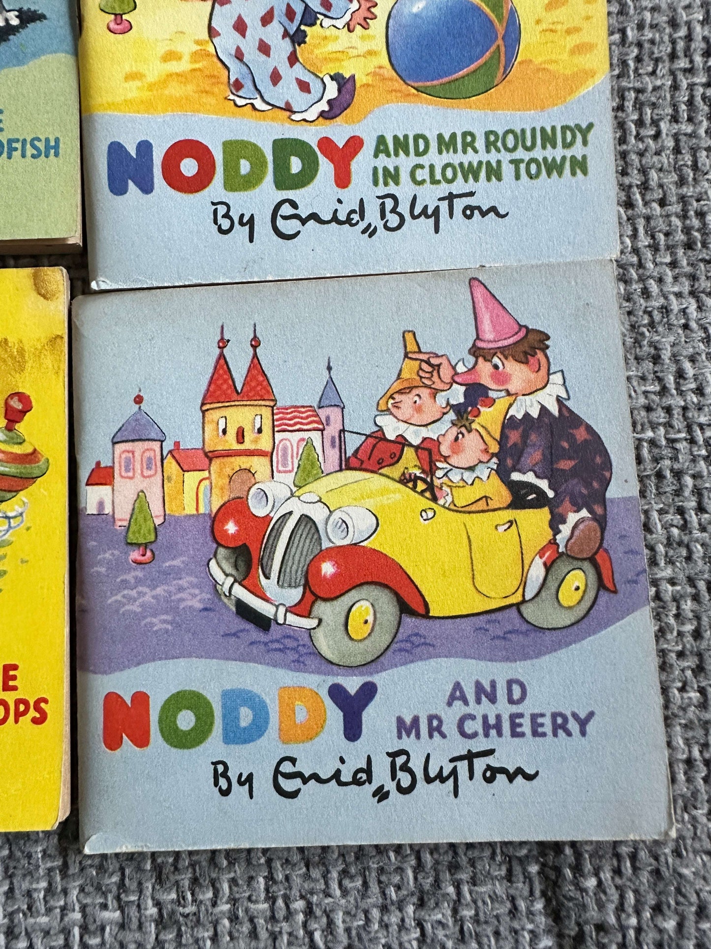 1954 Castle Of Books - Enid Blyton Box (Sampson Low Pub) 5 little books