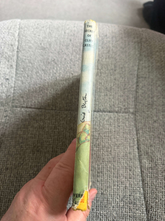 1954 The Secret Of Cliff Castle - Enid Blyton (G. Brook illust) T. Werner Laurie Publisher