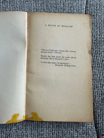 1959*1st* A Room In Moscow - Sally Belfrage (Pan Books)