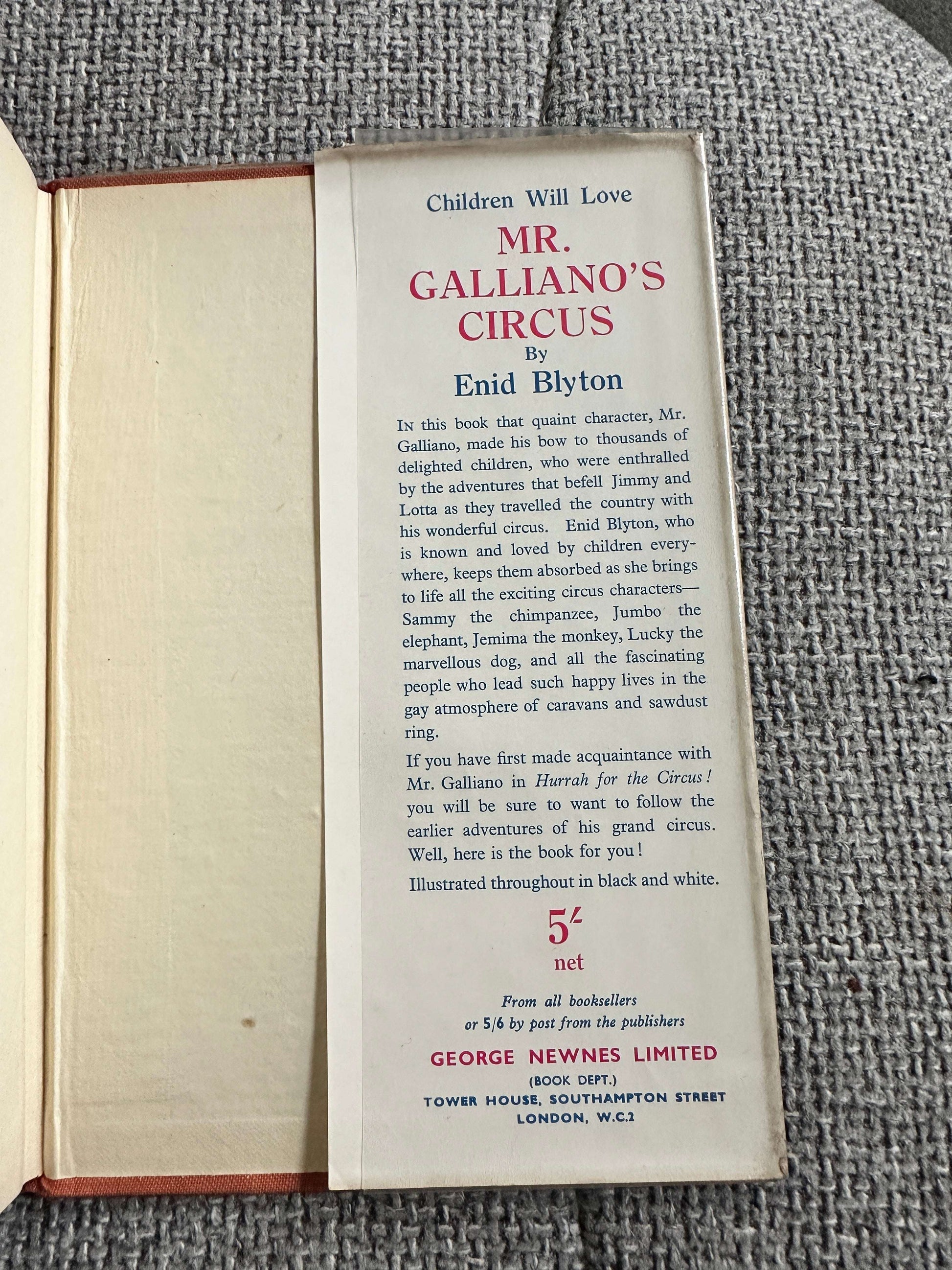 1942 Hurrah For The Circus - Enid Blyton (E.H. Davie Illust) George Newnes Ltd.