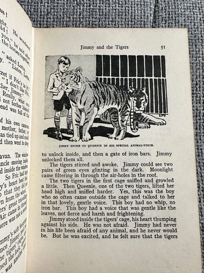 1942 Hurrah For The Circus - Enid Blyton (E.H. Davie Illust) George Newnes Ltd.