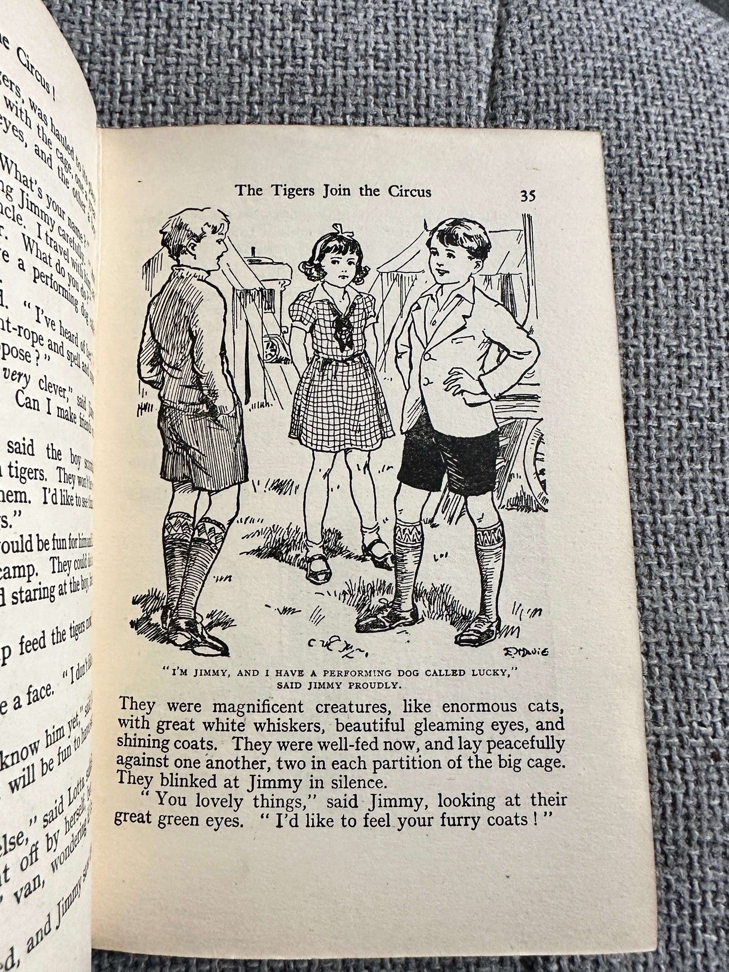 1942 Hurrah For The Circus - Enid Blyton (E.H. Davie Illust) George Newnes Ltd.