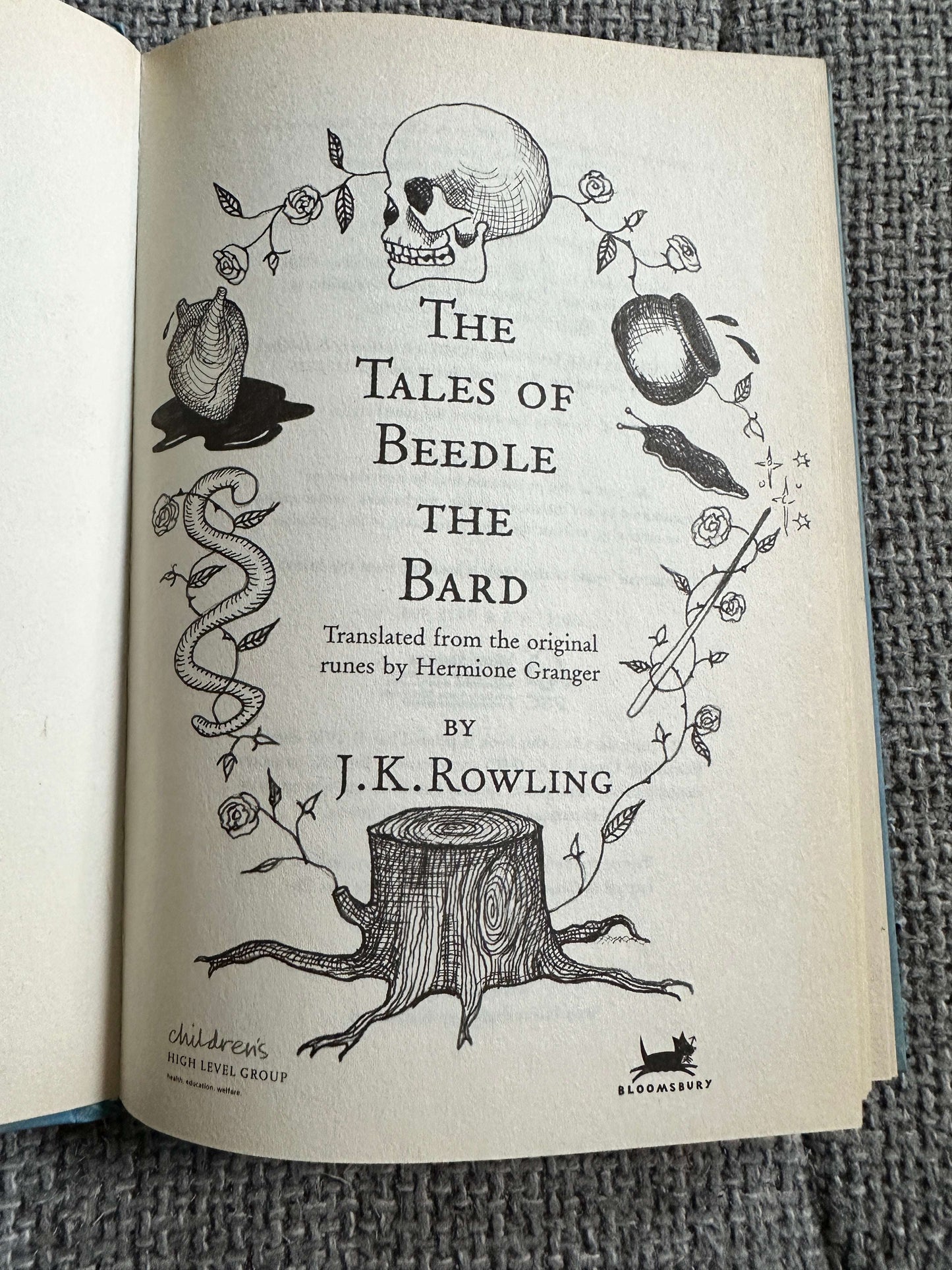 2008*1st* The Tales Of Beedle The Bard - J. K. Rowling (Bloomsbury)