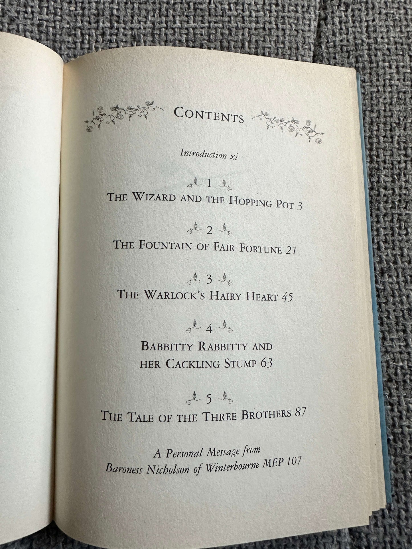 2008*1st* The Tales Of Beedle The Bard - J. K. Rowling (Bloomsbury)