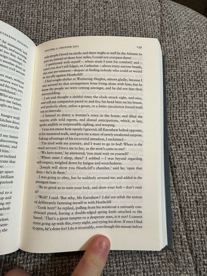 2008 Wuthering Heights - Emily Brontë (Penguin Cloth Classics)