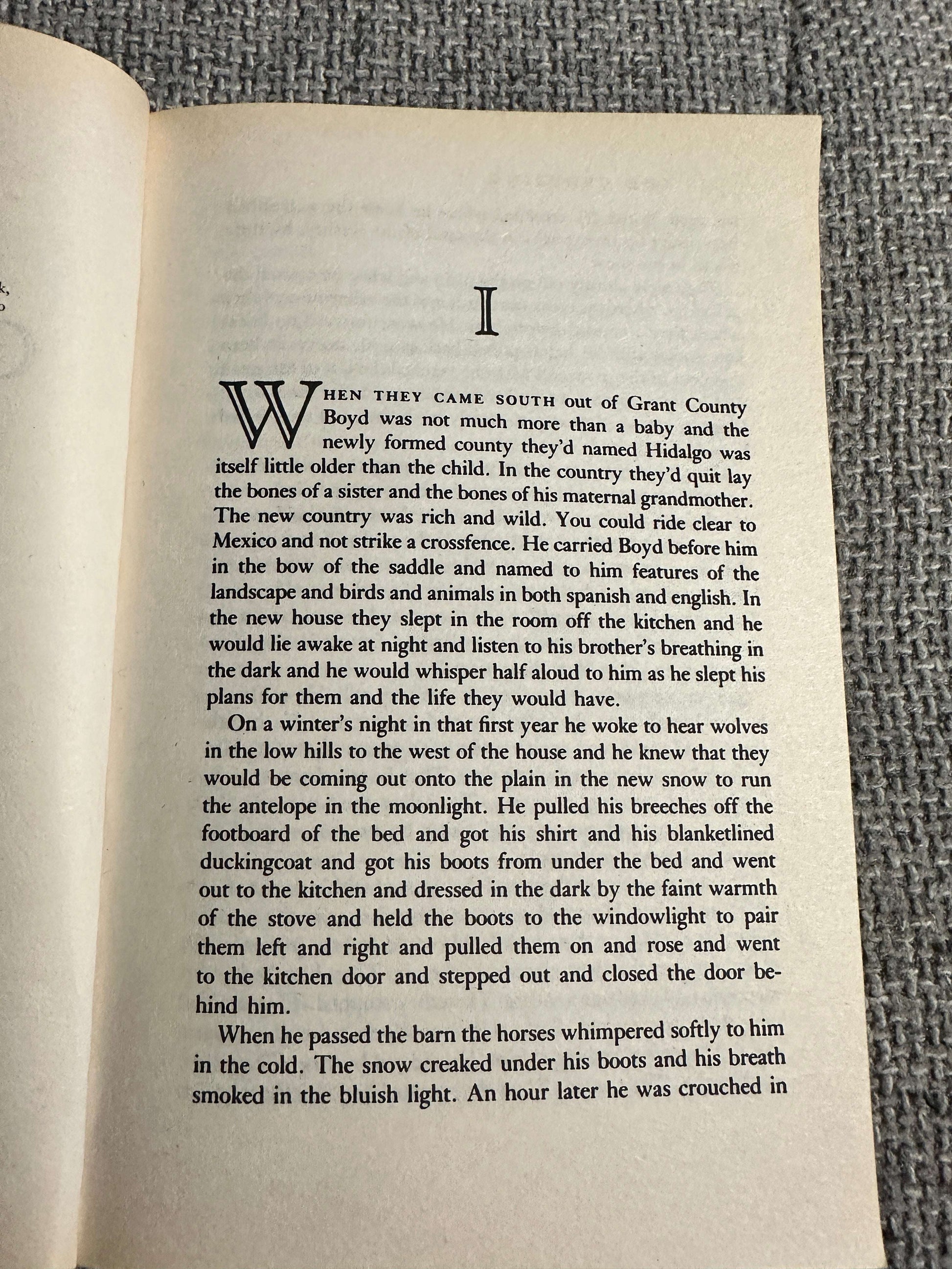 1998 The Crossing(Vol 2 The Border Trilogy) Cormac McCarthy ( Picador)
