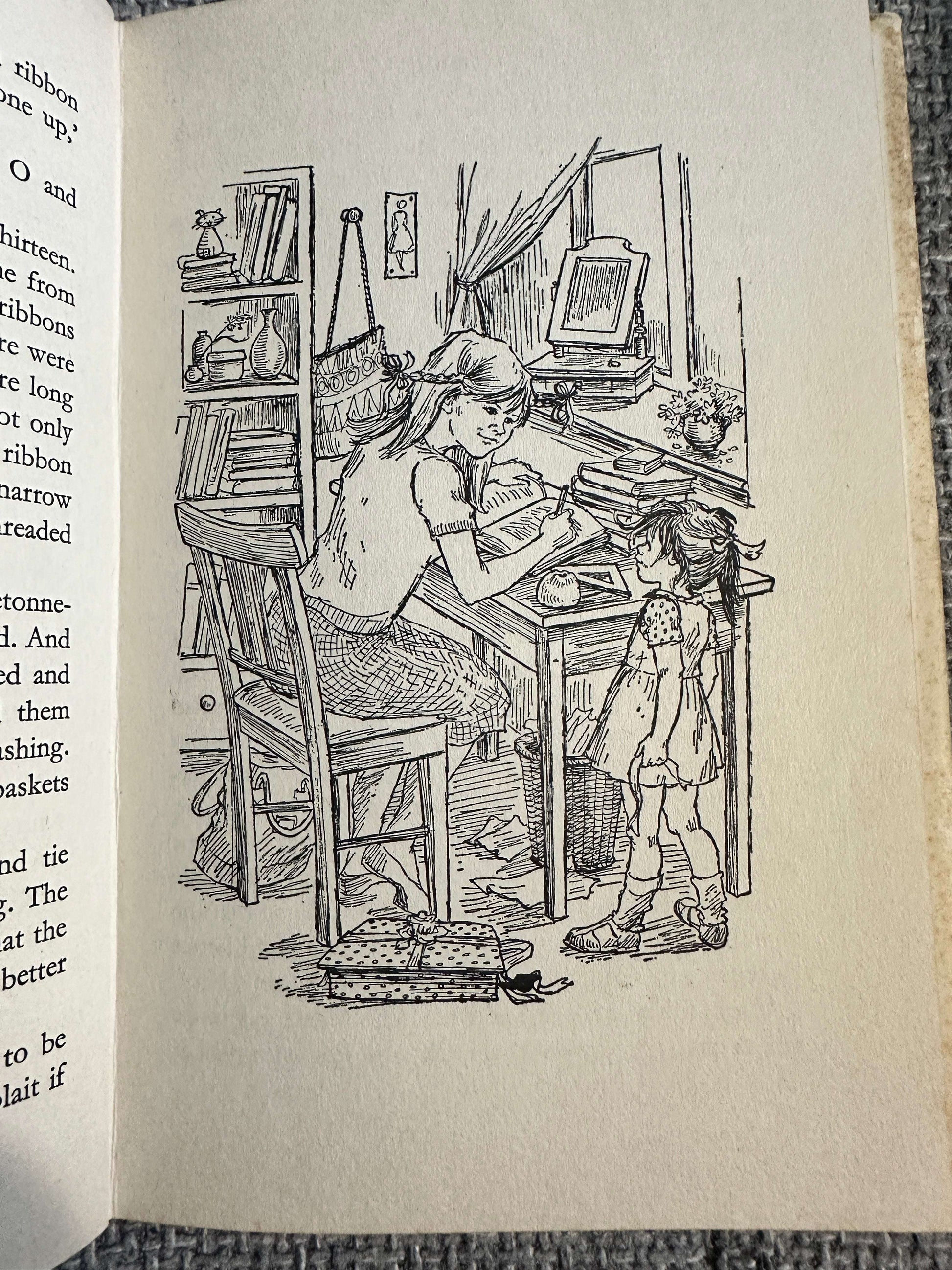 1965*1st* Little O - Edith Unnerstad (translated from Swedish by Lillian Seaton)(Ilon Wikland Illust) Michael Joseph