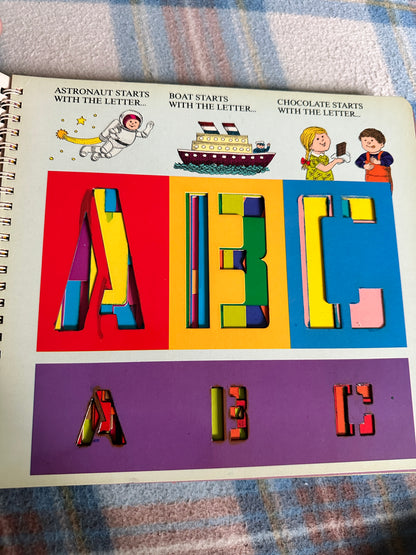 1987 The Alphabet Stencil Book - Tony Tallarico(Methuen)