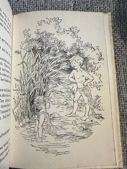 1965*1st* Little O - Edith Unnerstad (translated from Swedish by Lillian Seaton)(Ilon Wikland Illust) Michael Joseph