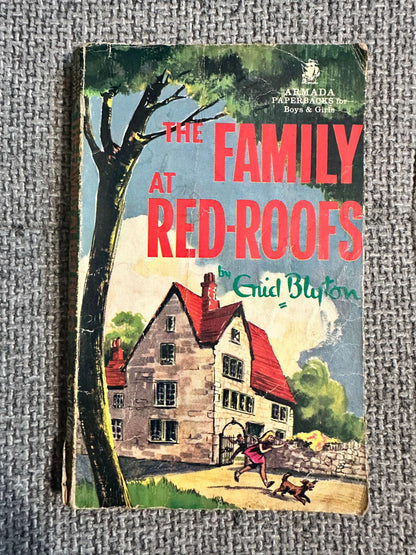 1967 The Family At Red Roofs - Enid Blyton (Armada)