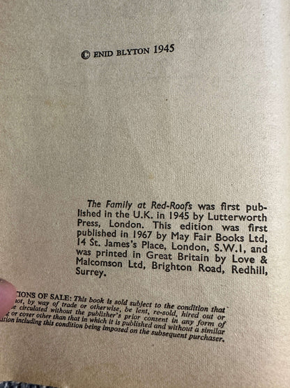 1967 The Family At Red Roofs - Enid Blyton (Armada)