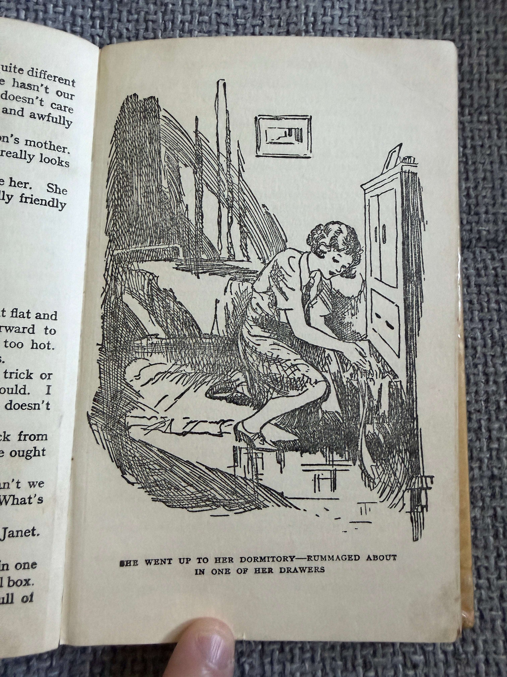 1961 Claudine At St. Clare’s - Enid Blyton (W. Lindsay Cable illust) Methuen