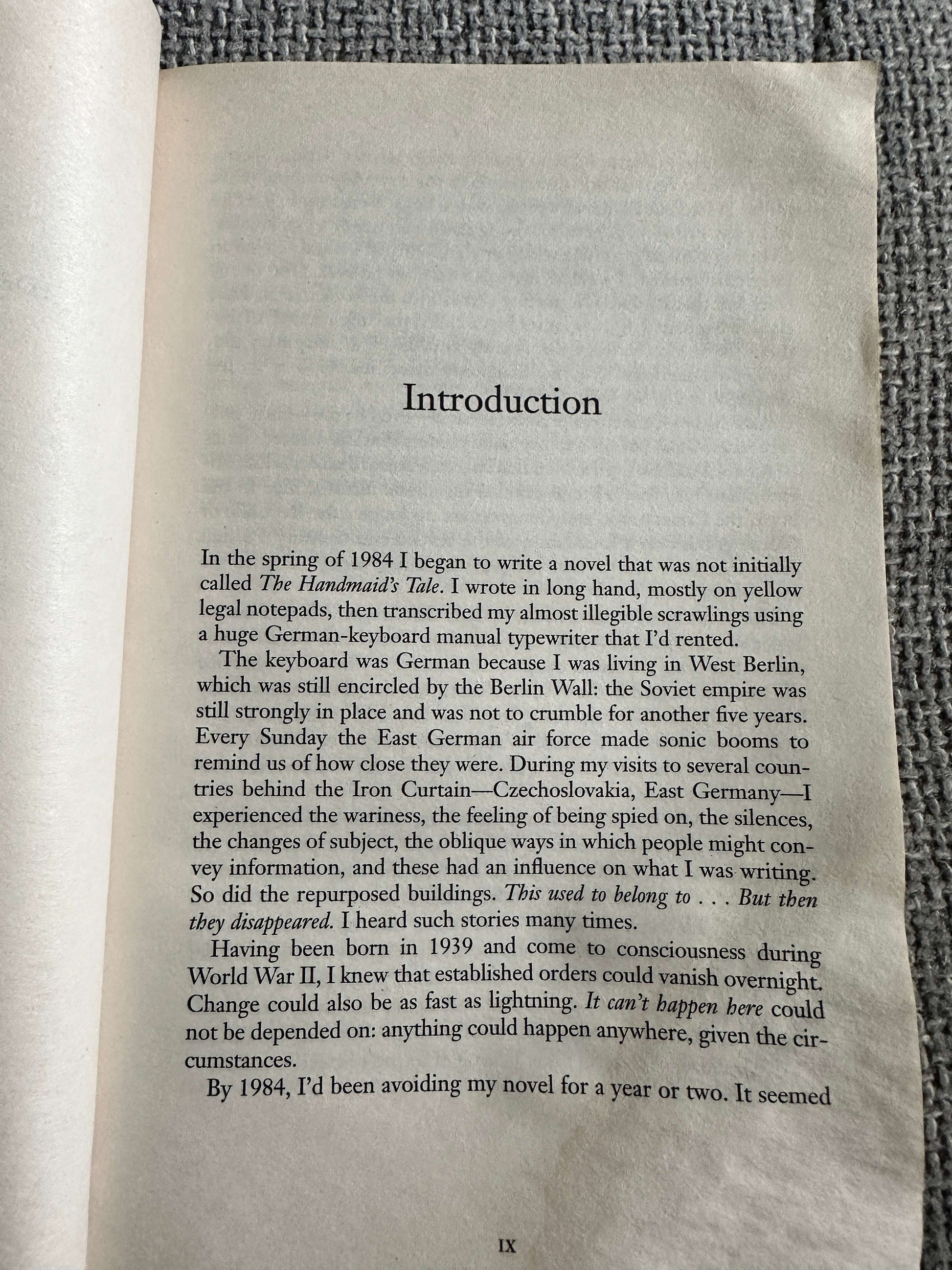 2017 The Handmaid’s Tale - Margaret Atwood (Vintage)