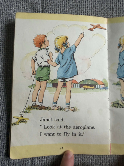 1965 Janet & John Off To Play - Mabel O’Donnell & Rona Munro (Florence & Margaret Hoopes illust) Nisbet & Co Ltd