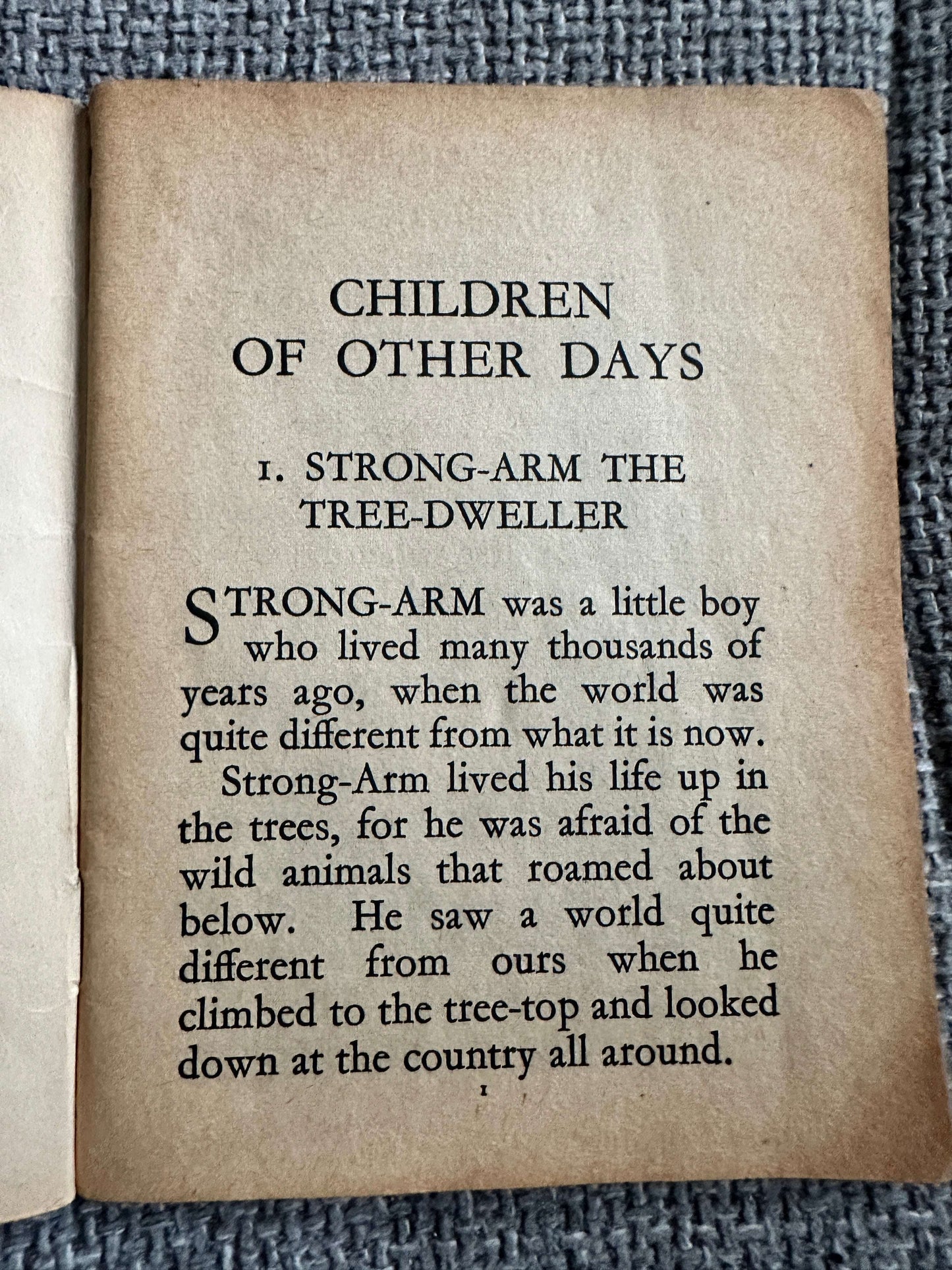 1955 Children Of Other Days (Little Books 10) - Enid Blyton (John Dugan cover art) Douglas Cuthill Illust (W. & A. K. Johnston & G. W. Bacon Ltd)
