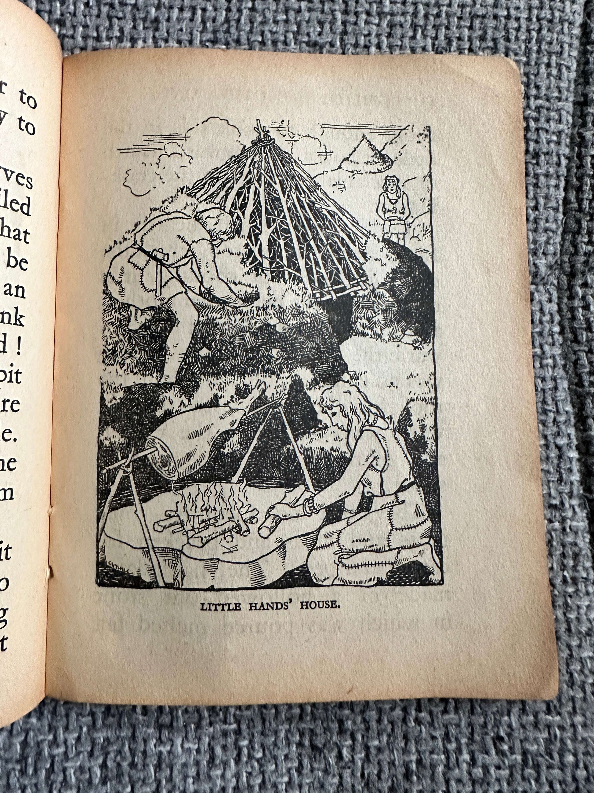 1955 Children Of Other Days (Little Books 10) - Enid Blyton (John Dugan cover art) Douglas Cuthill Illust (W. & A. K. Johnston & G. W. Bacon Ltd)