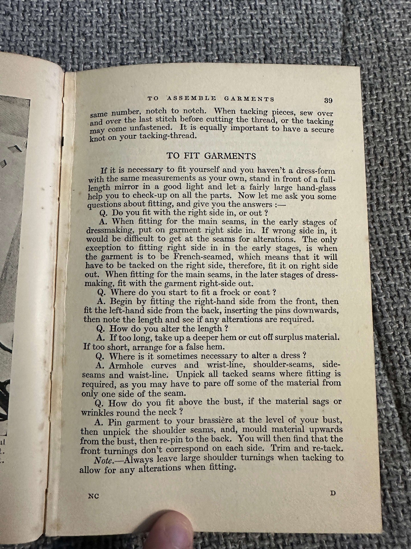 1948*1st* Elizabeth Craig’s Household Library: Needlecraft (Collins Pub)