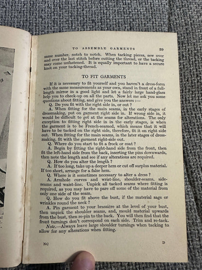 1948*1st* Elizabeth Craig’s Household Library: Needlecraft (Collins Pub)