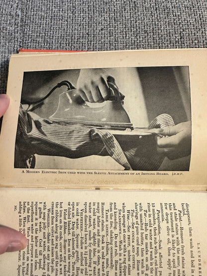1948*1st* Elizabeth Craig’s Household Library: Needlecraft (Collins Pub)