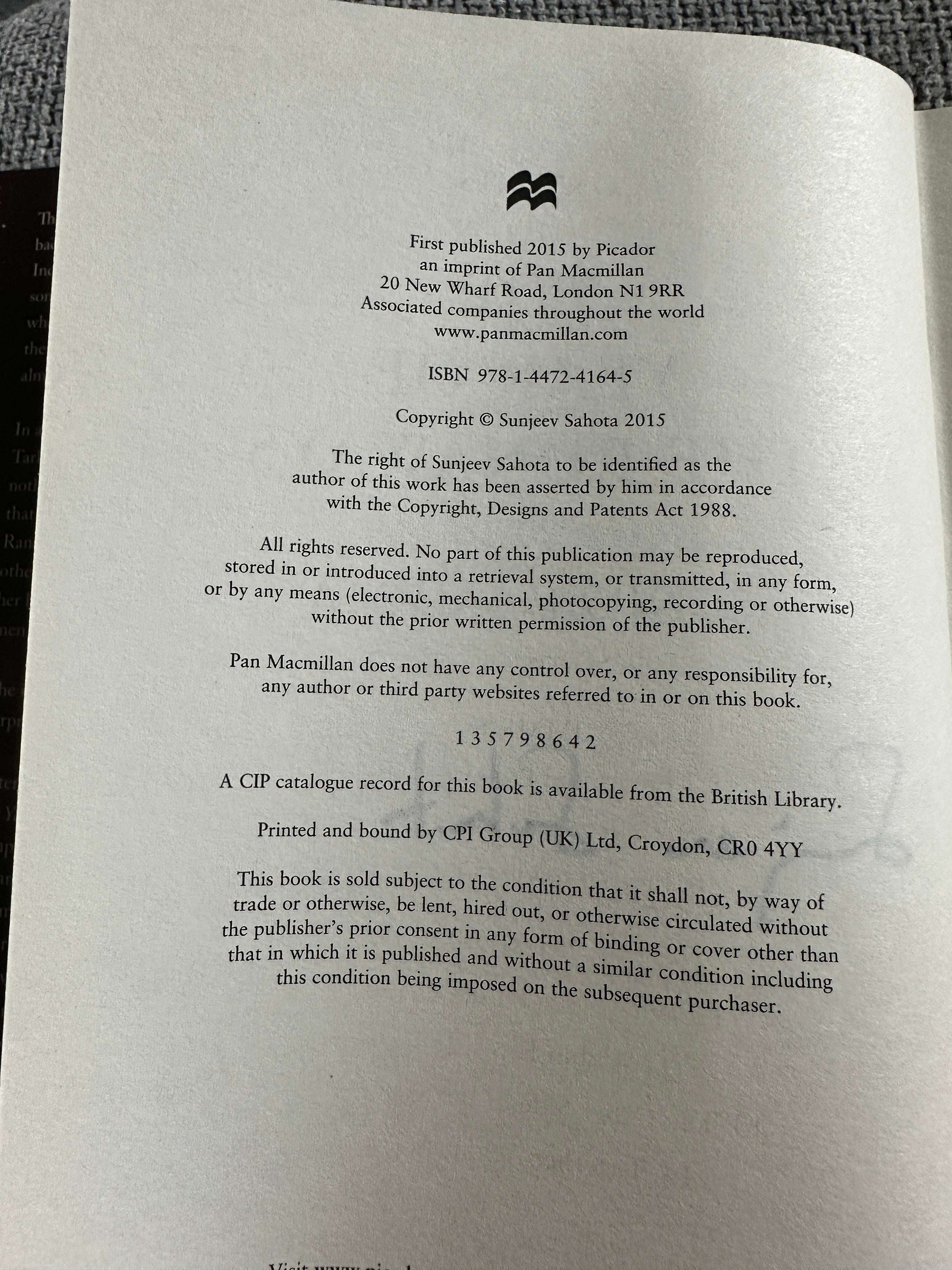 2015*1st Signed* The Year Of The Runaways - Sunjeev Sahota (Picador)