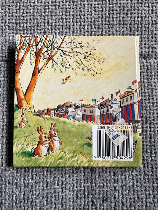 1970’s Sammy Joins The Circus (A Pixie Book) Sam Fair (Peter Haddock Ltd)