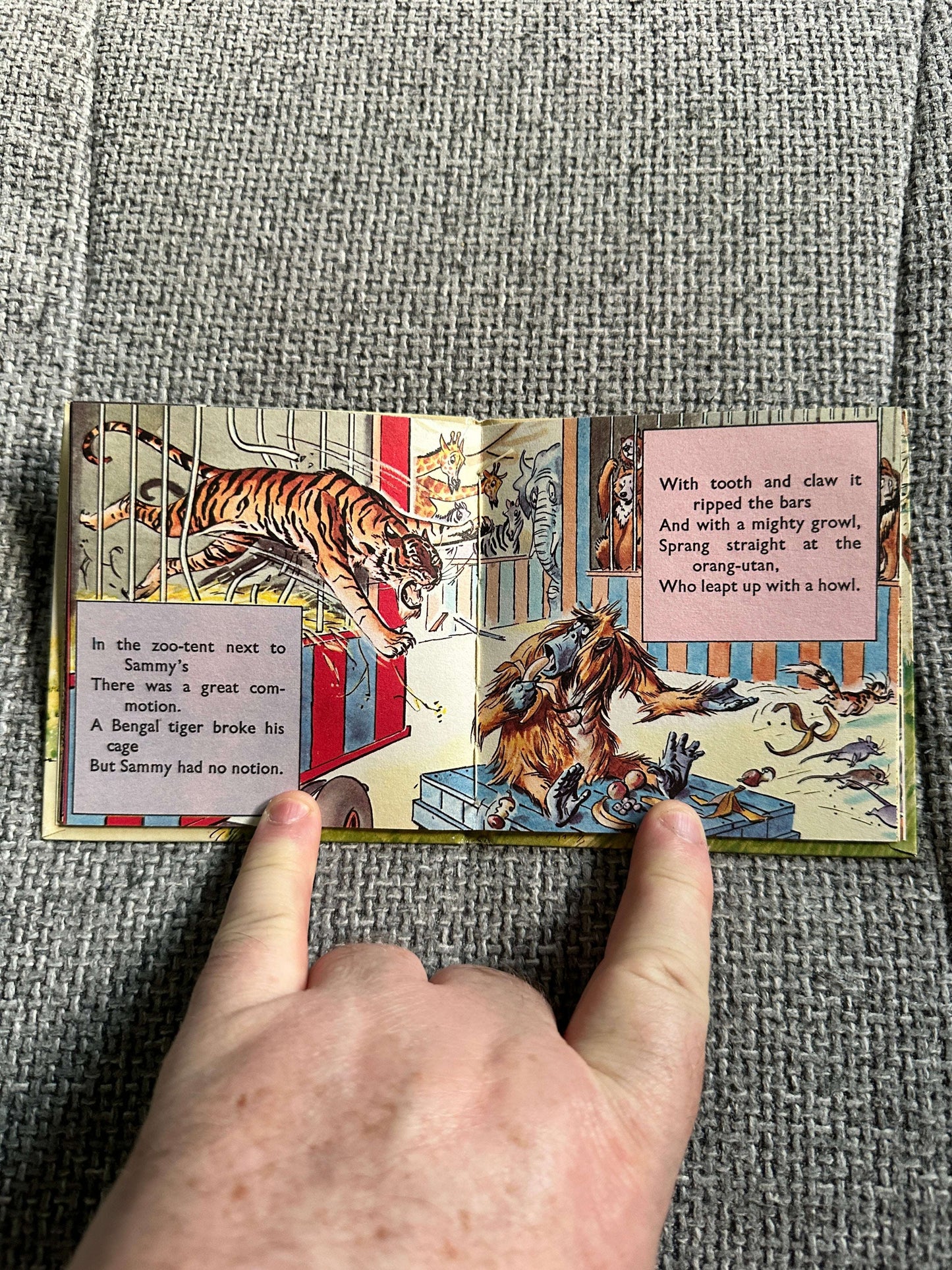 1970’s Sammy Joins The Circus (A Pixie Book) Sam Fair (Peter Haddock Ltd)