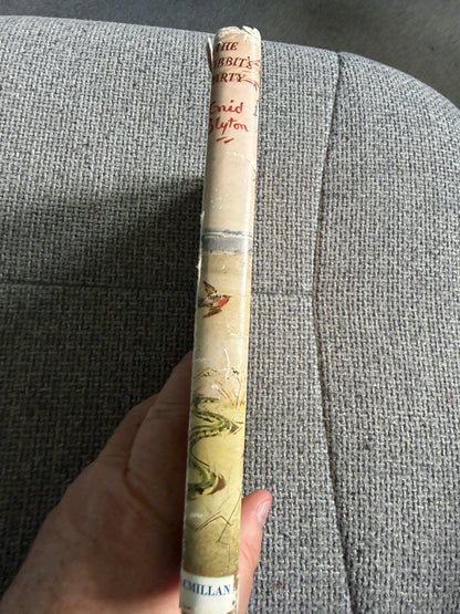 1958 The Rabbit’s Party (The 4th Nature Book) Enid Blyton (Eileen Soper illust) MacMillan & Co. Ltd. - Honeyburn Books (UK)